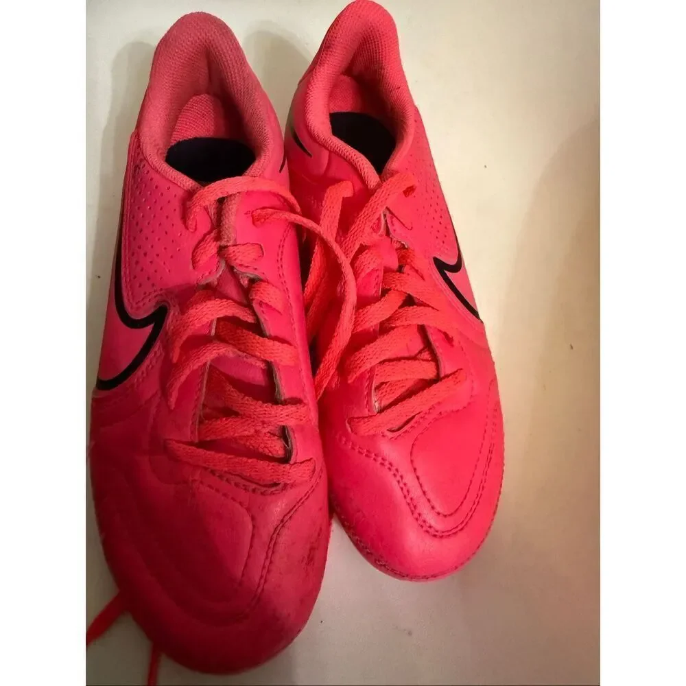 Nike Girl's Jr Tiempo Legend 9 Club MG Soccer Cleat Shoes Pink Size 1Y